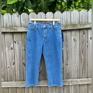 NYDJ Size 10 Denim Capri NWT Lift And Tuck